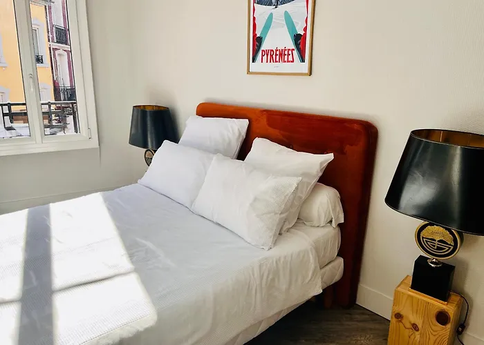 Chez Julien - Castle View Apartamento Lourdes